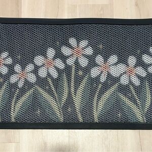 Daisy Floral Patterned Doormat - Black and White